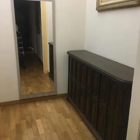 3 Bedroom Cozy In Apartment *