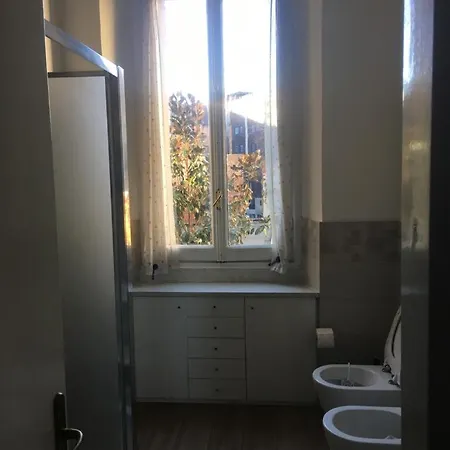 3 Bedroom Cozy In Milan