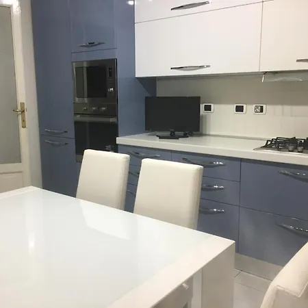 3 Bedroom Cozy In *