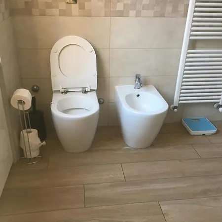 3 Bedroom Cozy In Apartment *